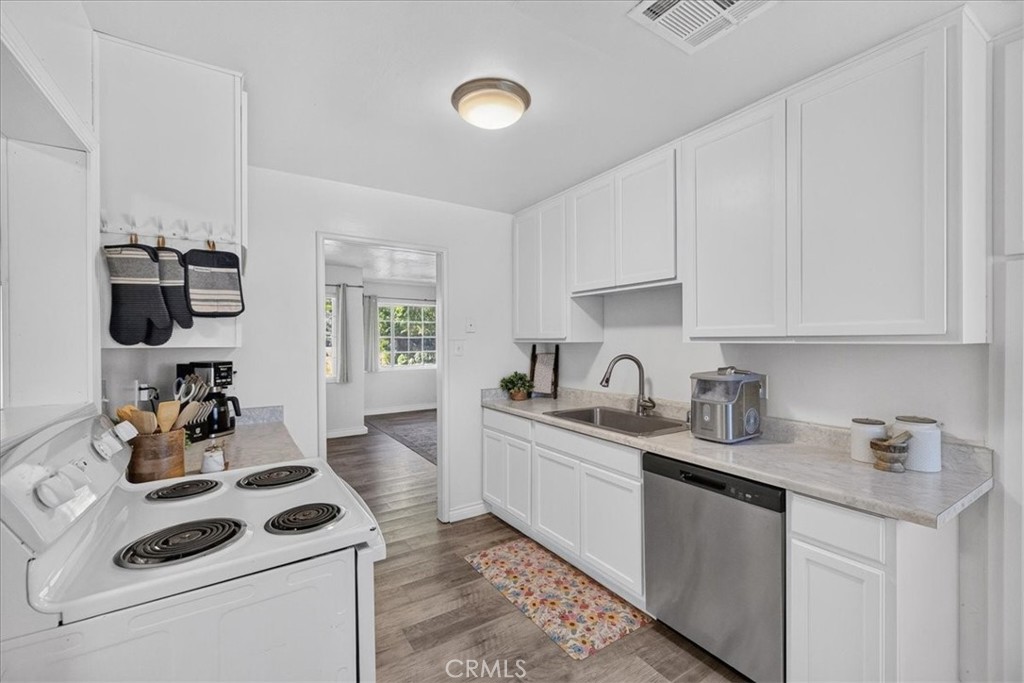 1635 Alvord Place Property Photo 17