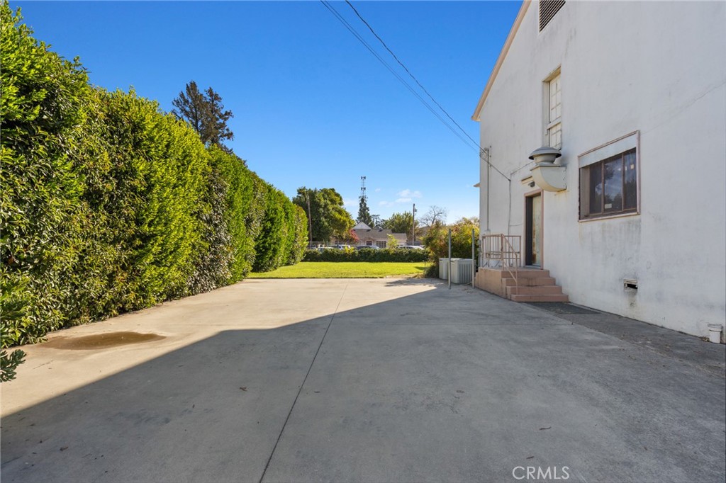 1200 Sycamore Street Property Photo 7