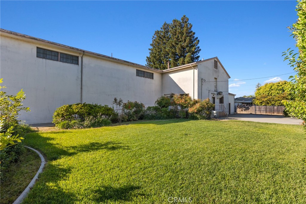 1200 Sycamore Street Property Photo 8