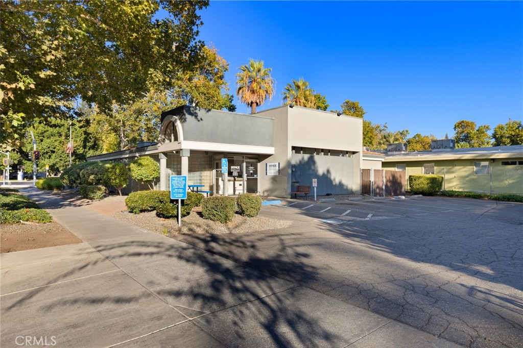 1665 Esplanade Property Photo 8