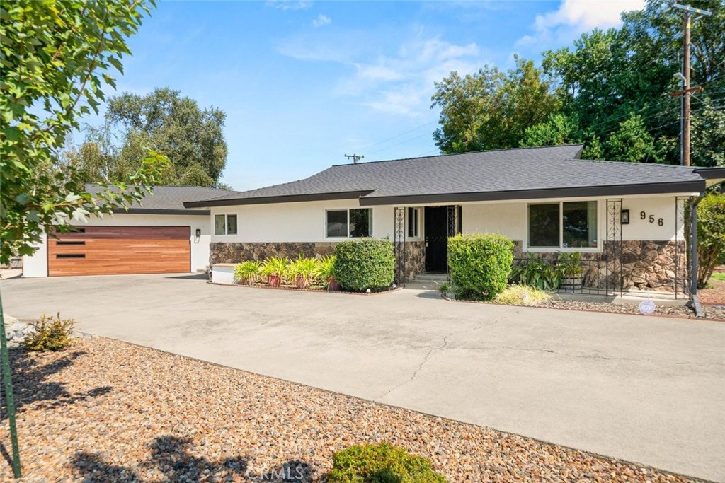 956 Manzanita Avenue Property Photo 1