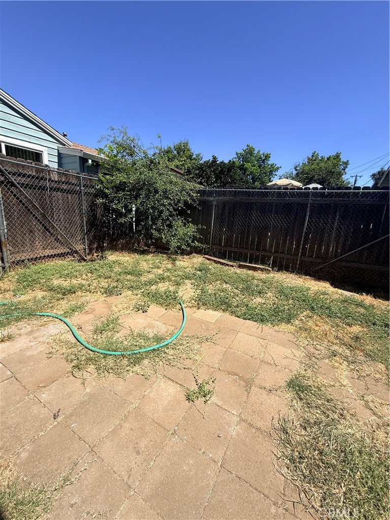 885 E 7th Avenue Property Photo 16