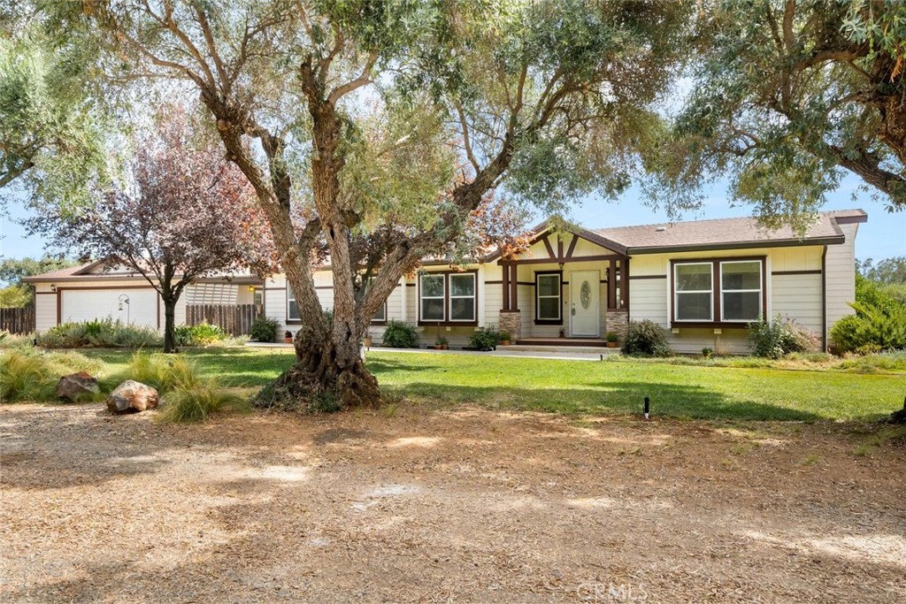 23551 Carona Avenue Property Photo 1