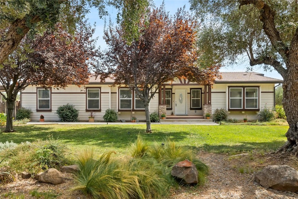23551 Carona Avenue Property Photo 7