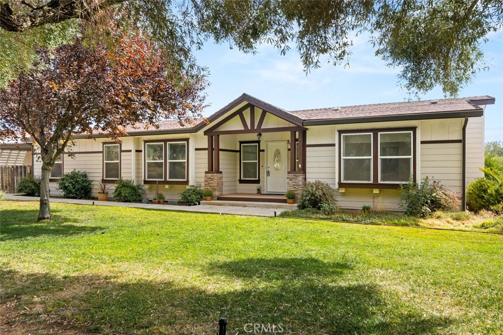 23551 Carona Avenue Property Photo 10