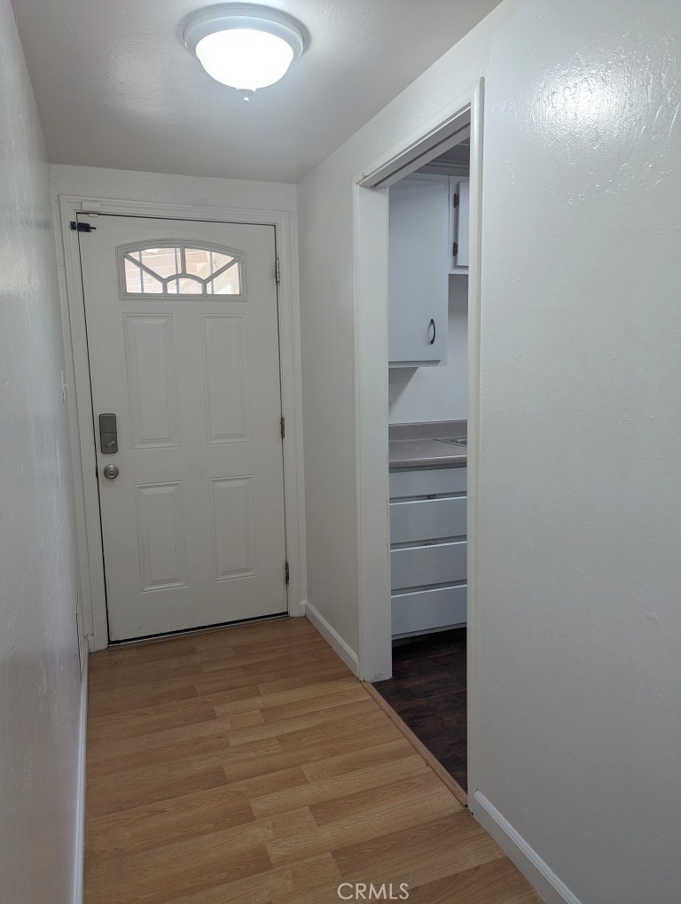 613 S Murdock Property Photo 4