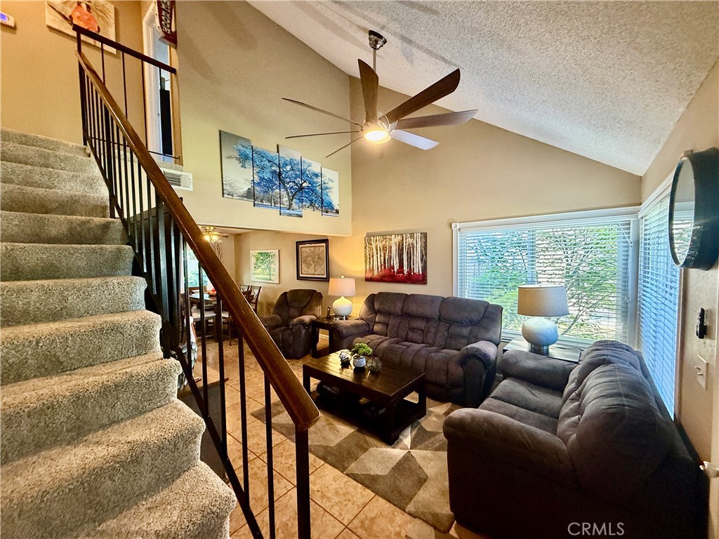 839 Crestwood Way Property Photo 3
