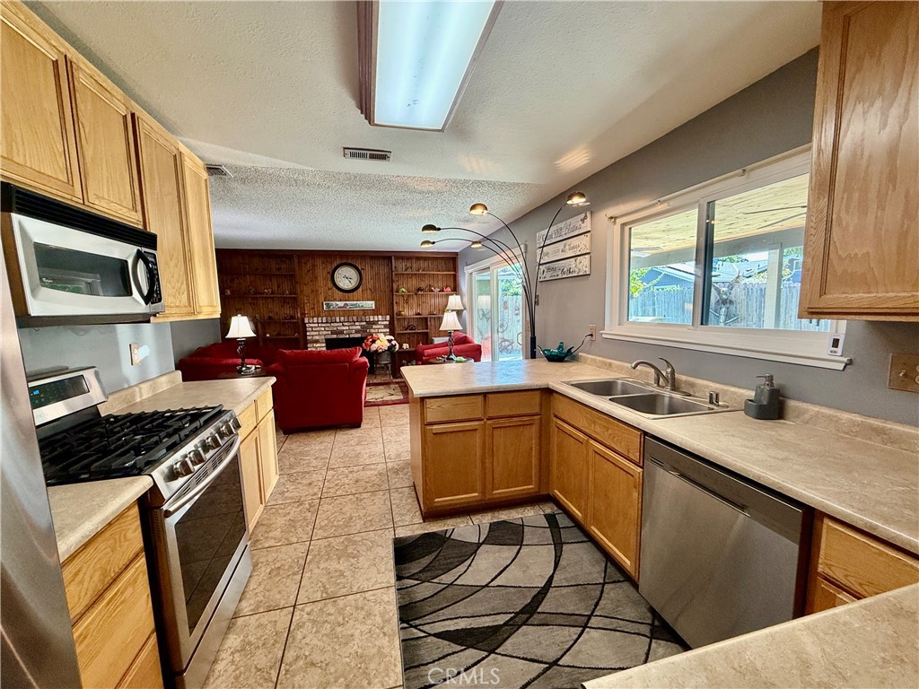 839 Crestwood Way Property Photo 6