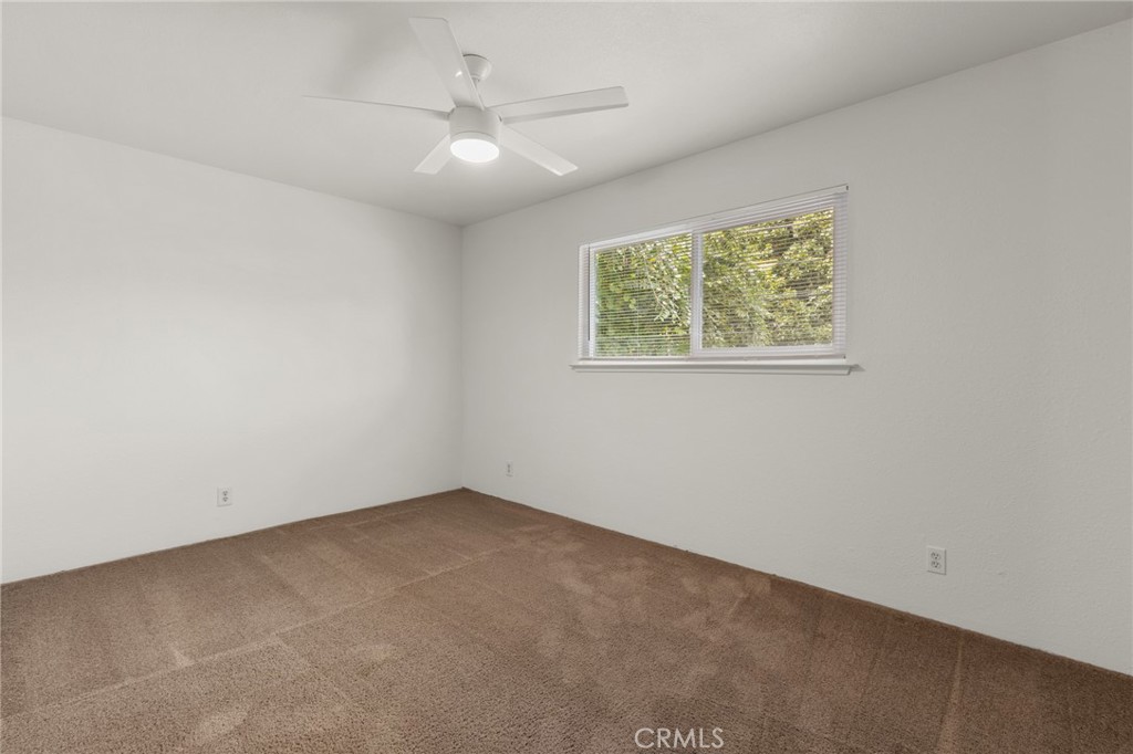 818 W 1st Street Property Photo 22