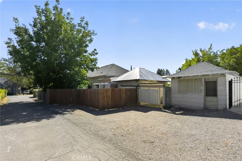 349 N Oregon Street Property Photo 7