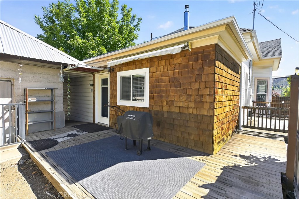 349 N Oregon Street Property Photo 11