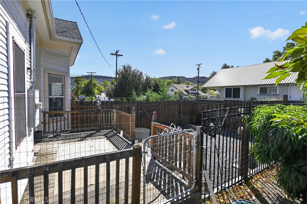349 N Oregon Street Property Photo 12