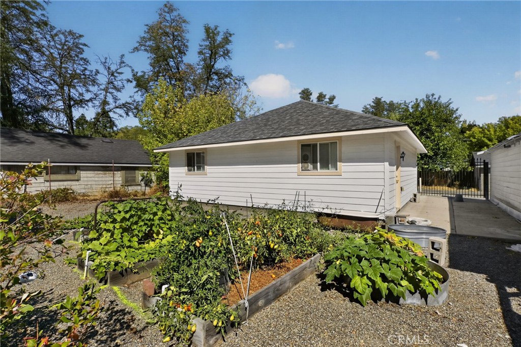 349 N Oregon Street Property Photo 52