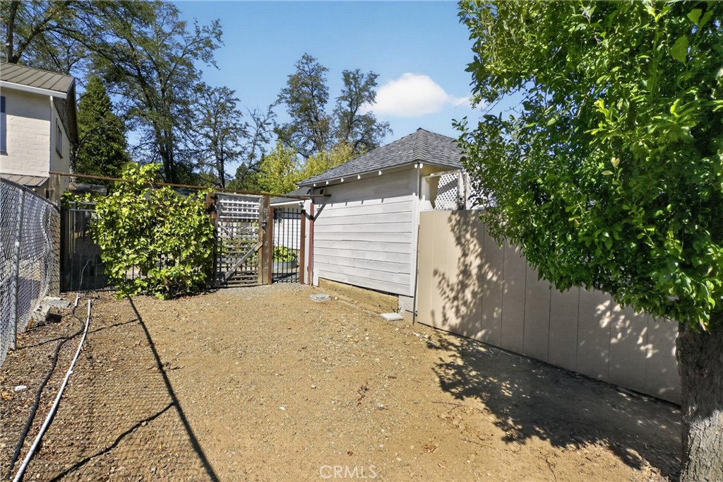 349 N Oregon Street Property Photo 54