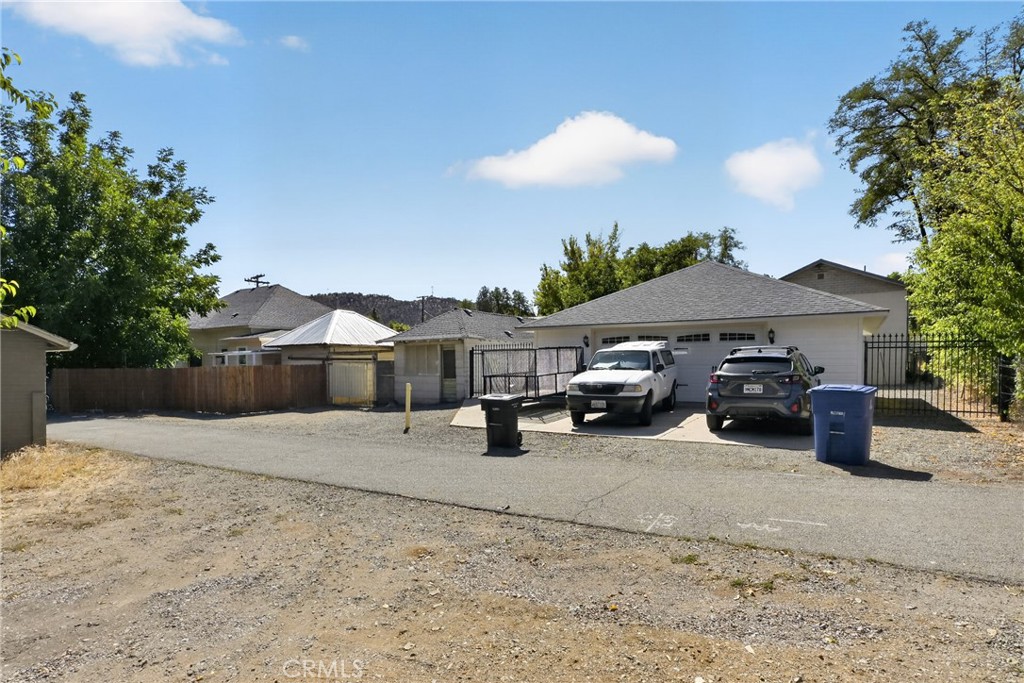 349 N Oregon Street Property Photo 58