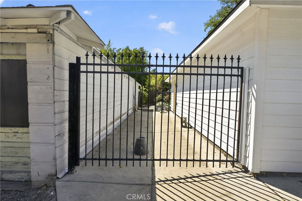 349 N Oregon Street Property Photo 59