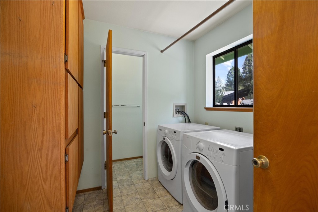 400 1st Property Photo 19