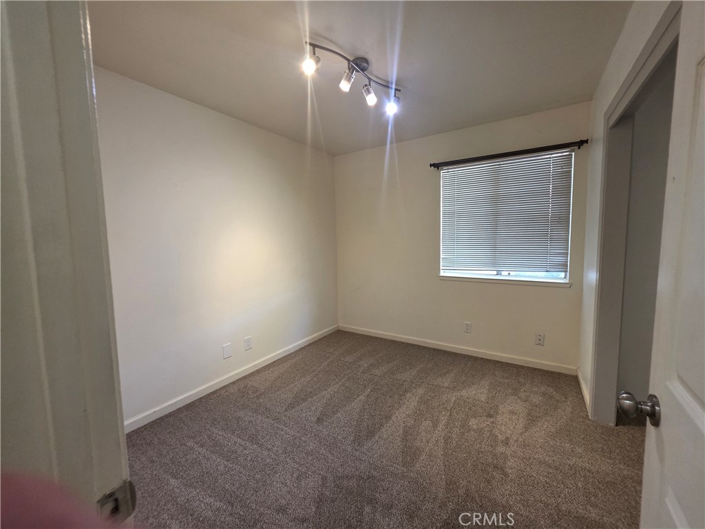 1110 W 8th 3 Property Photo 19