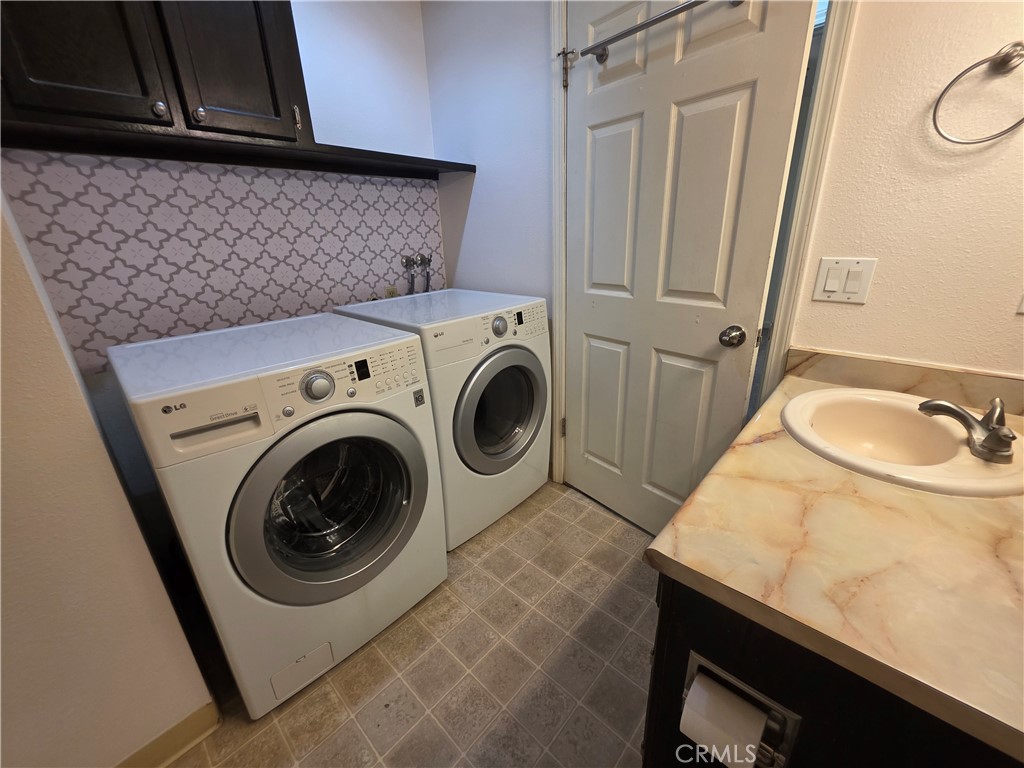 1110 W 8th 3 Property Photo 21