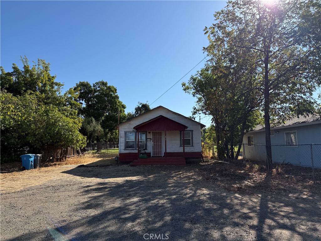 3141 Burlington Property Photo 2
