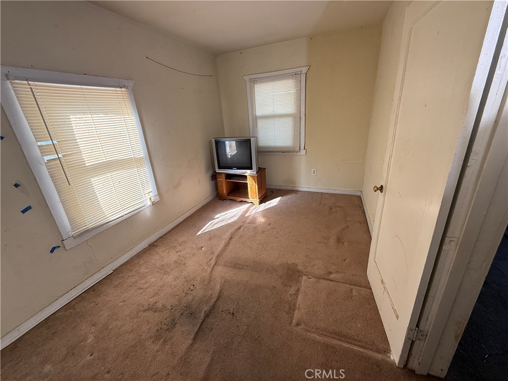3141 Burlington Property Photo 6