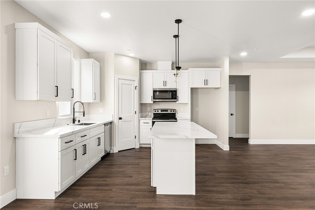 5811 Golden Oaks Road Property Photo 10