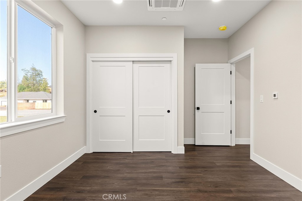 5811 Golden Oaks Road Property Photo 18