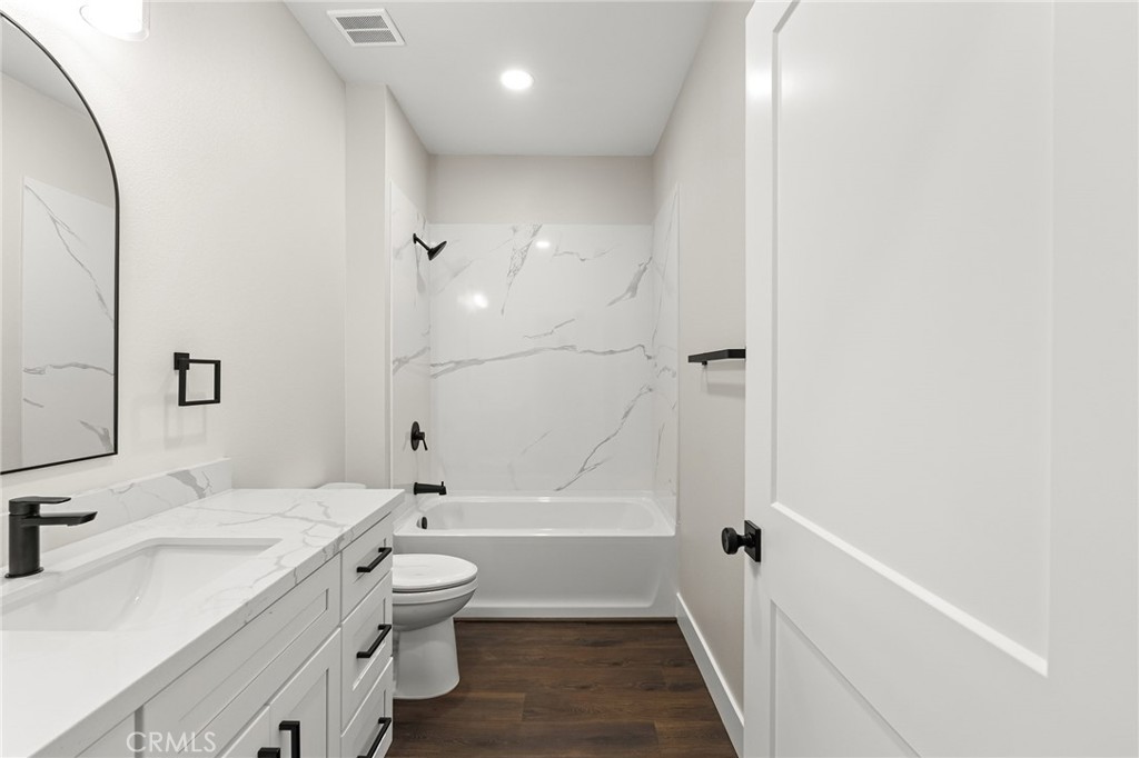 5811 Golden Oaks Road Property Photo 20