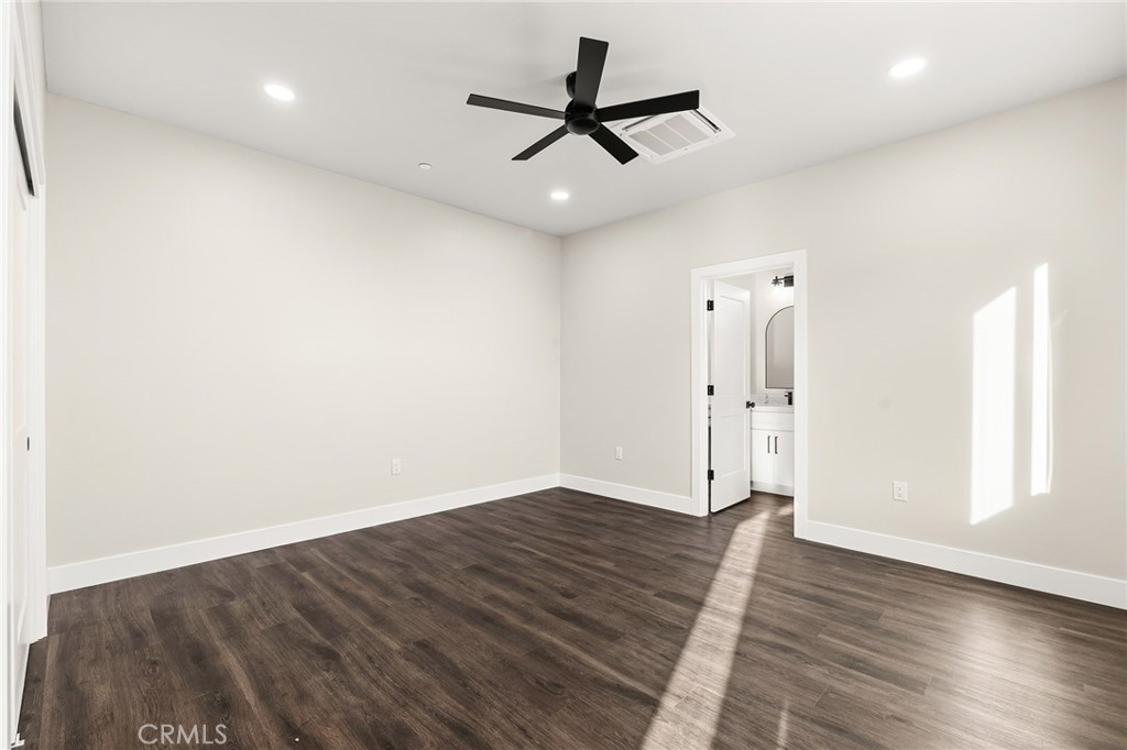 5811 Golden Oaks Road Property Photo 25