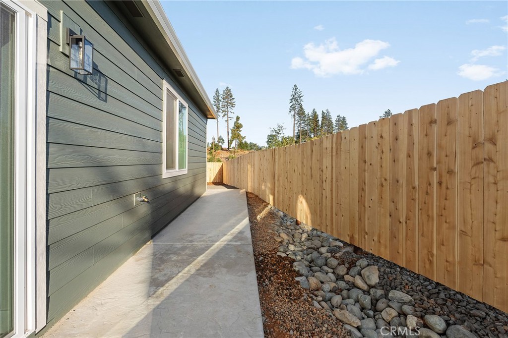 5811 Golden Oaks Road Property Photo 33