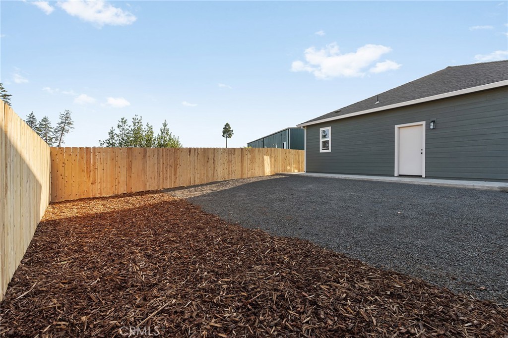 5811 Golden Oaks Road Property Photo 37