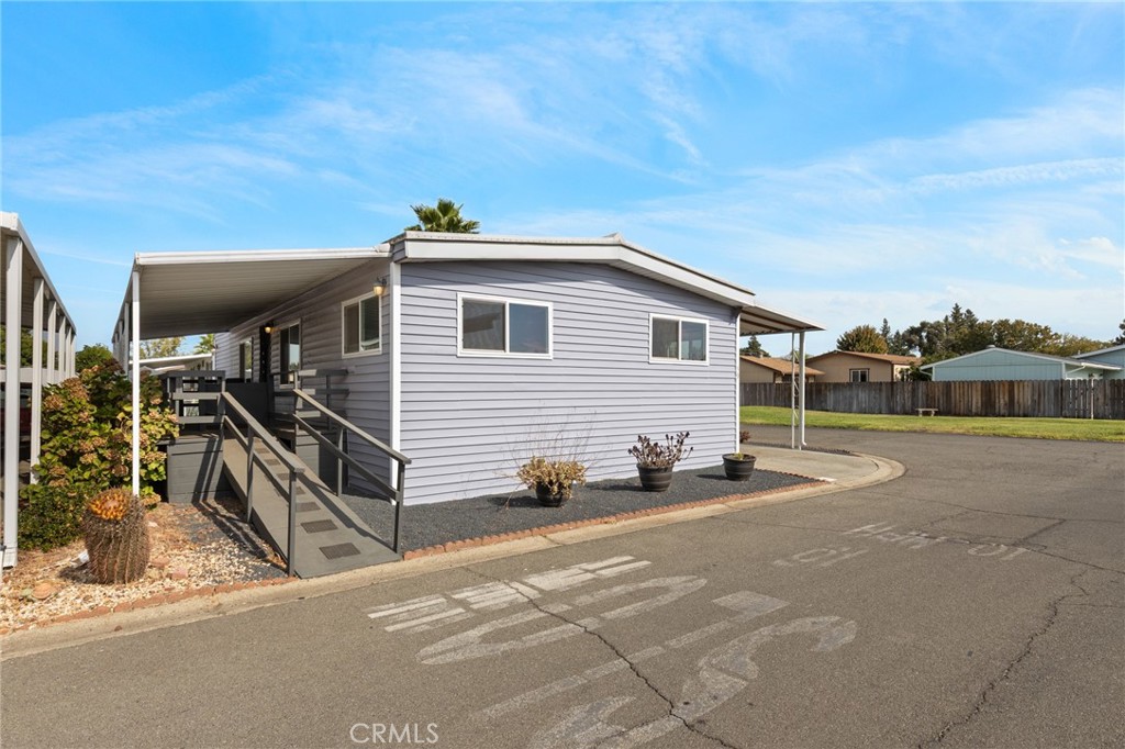 701 E Lassen Avenue 39 Property Photo 14