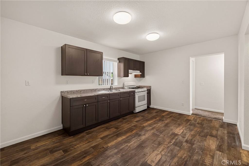 304 S Sacramento Street Property Photo 10