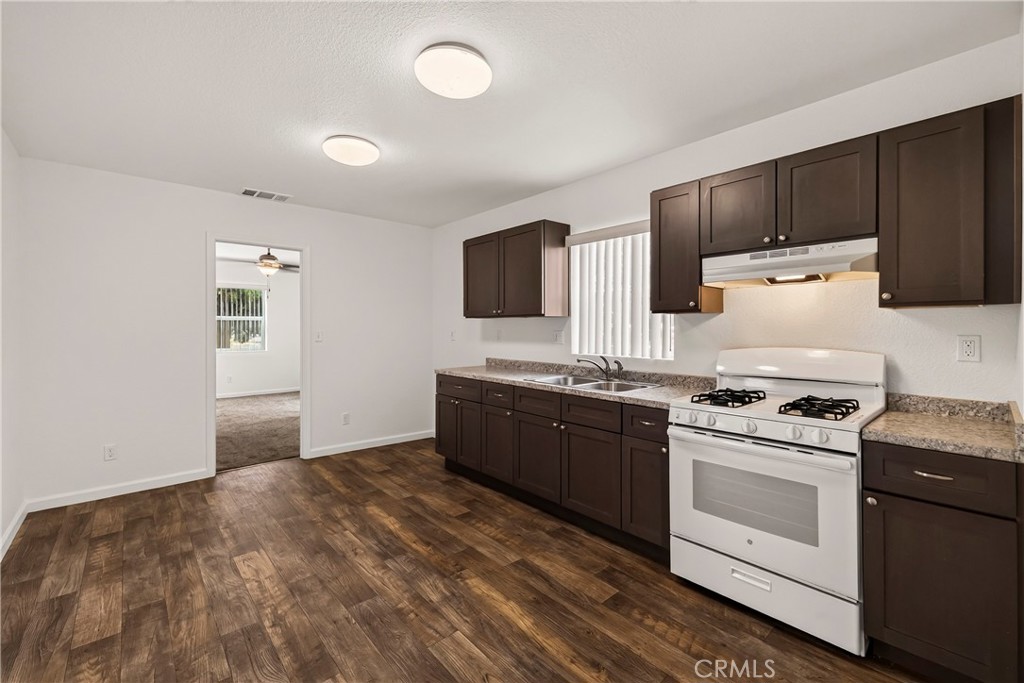 304 S Sacramento Street Property Photo 14