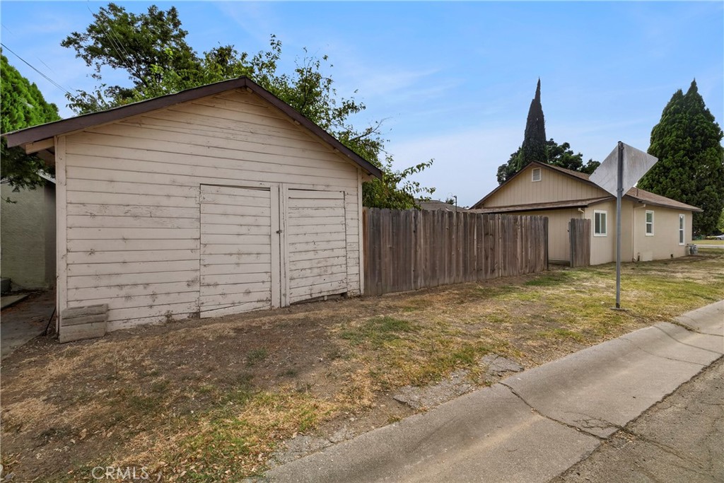 304 S Sacramento Street Property Photo 37
