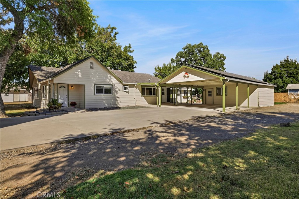 658 4th Street Property Photo 1