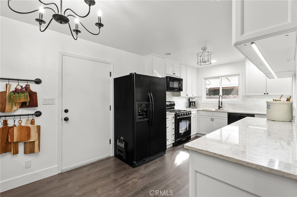 942 Elm Street Property Photo 16