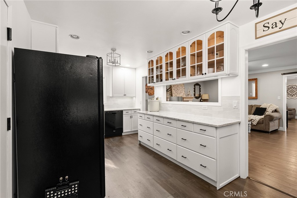 942 Elm Street Property Photo 20
