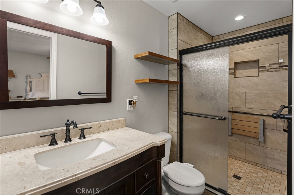 942 Elm Street Property Photo 25