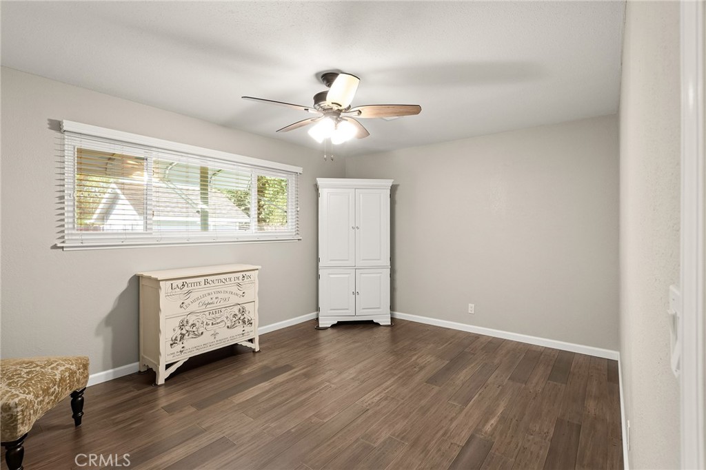 942 Elm Street Property Photo 27