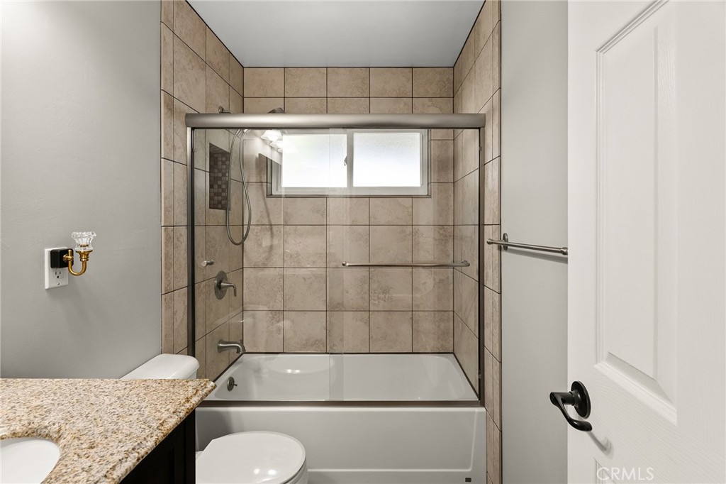 942 Elm Street Property Photo 31