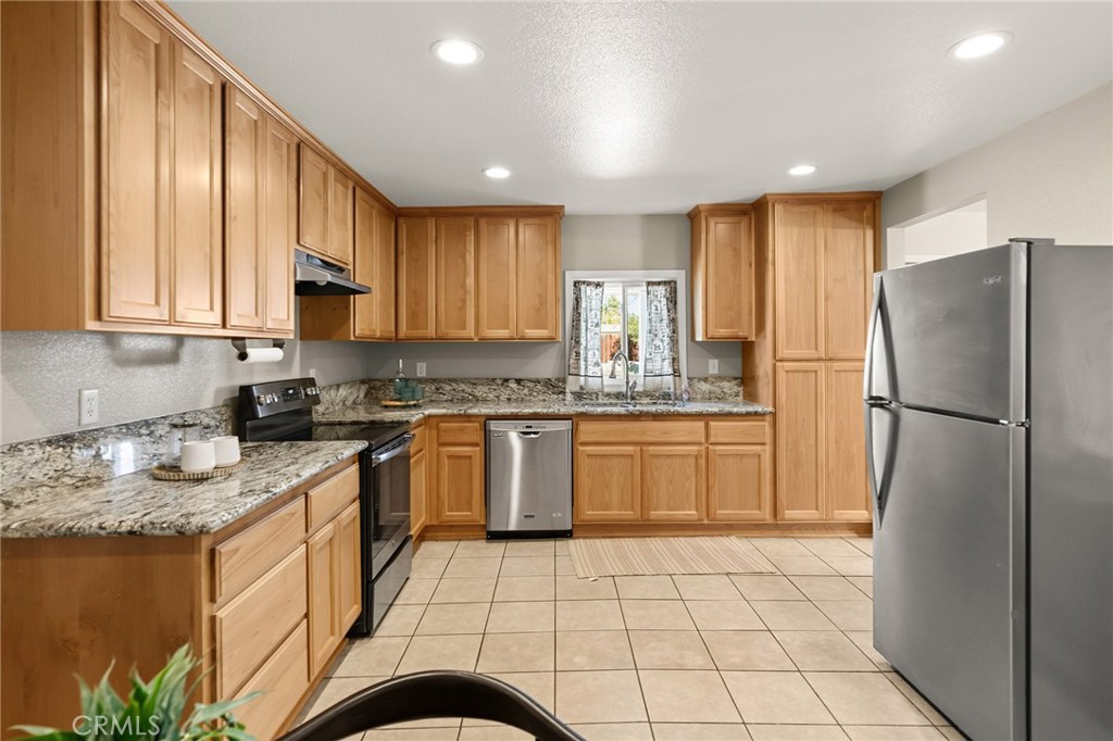 146 E Shasta Property Photo 11