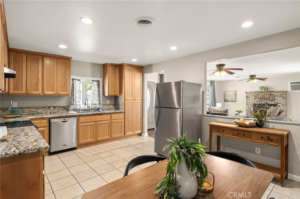 146 E Shasta Property Photo 12