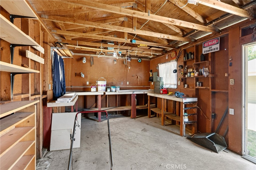 146 E Shasta Property Photo 27