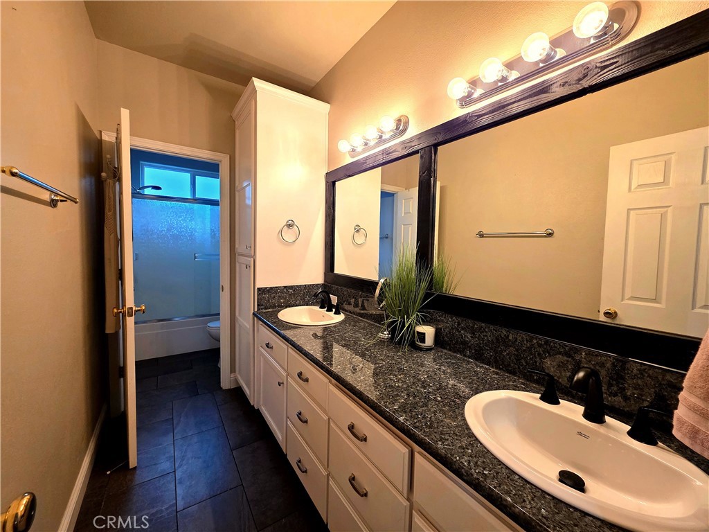63 Glenbrook Court Property Photo 14