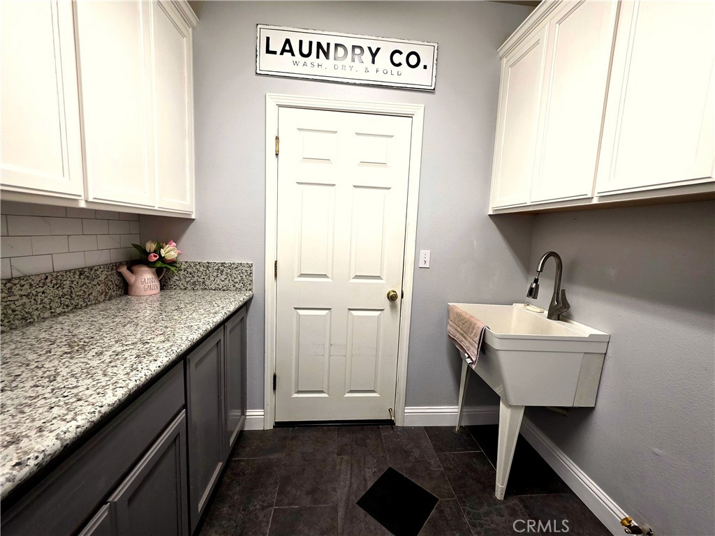 63 Glenbrook Court Property Photo 28