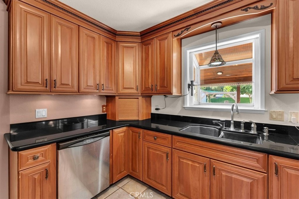 25351 Orange Property Photo 16