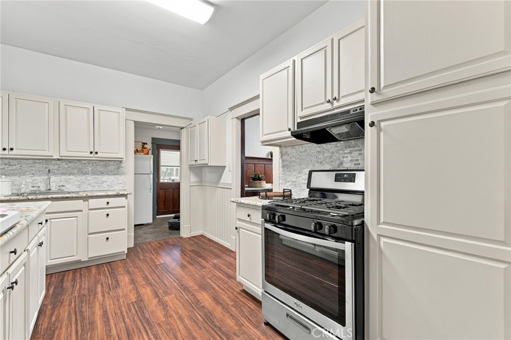 121 W 1st Property Photo 14