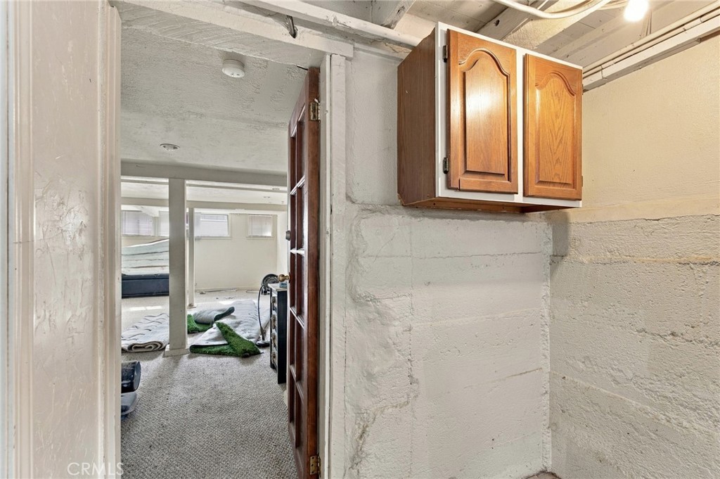 121 W 1st Property Photo 18