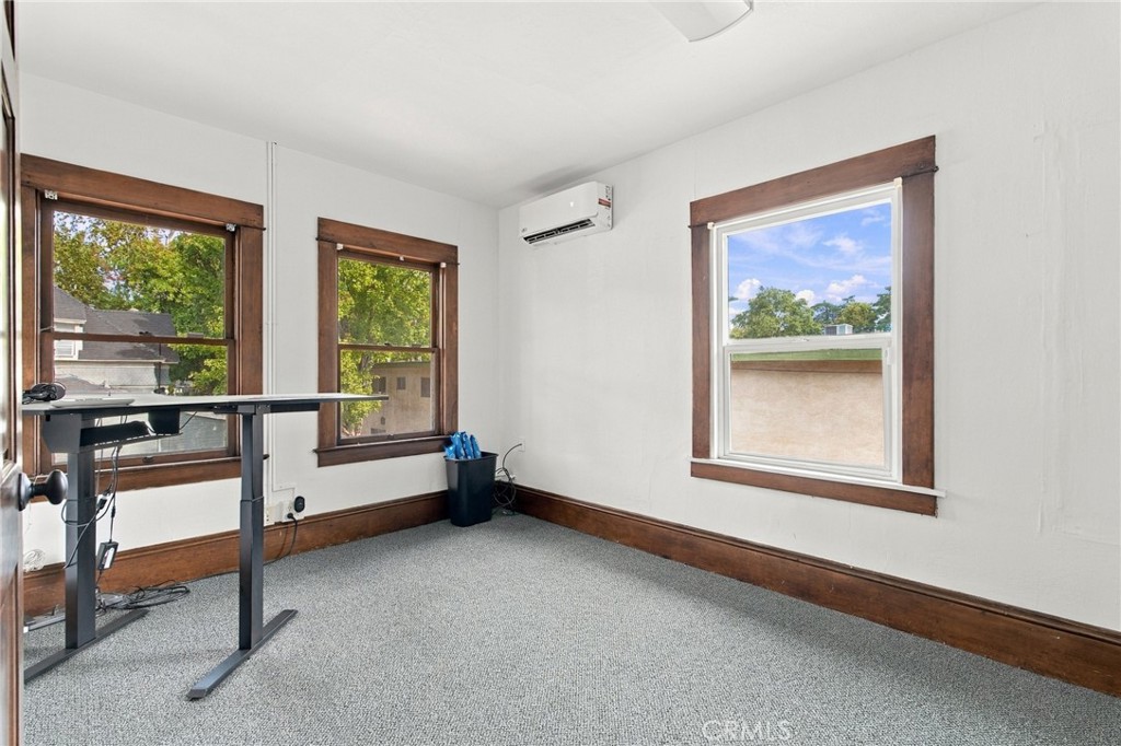 121 W 1st Property Photo 23